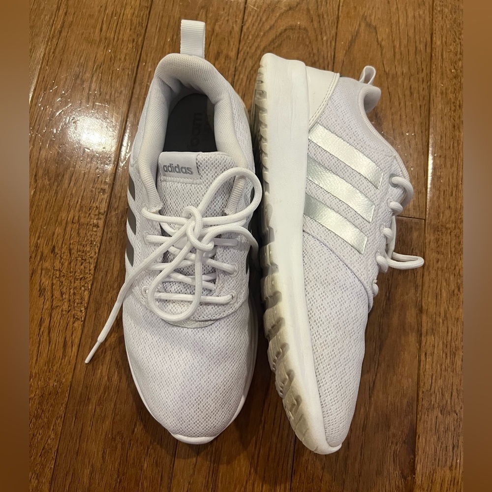 Adidas QT Racer 2.0 White and Metallic Silver Shoes 6.5 - Picture 7 of 9